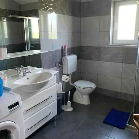 Pula E&e Apartment
