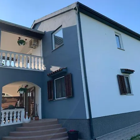Pula E&e Apartment
