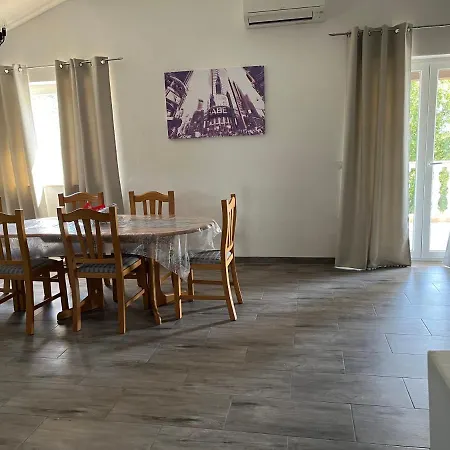 Apartment Pula E&e *